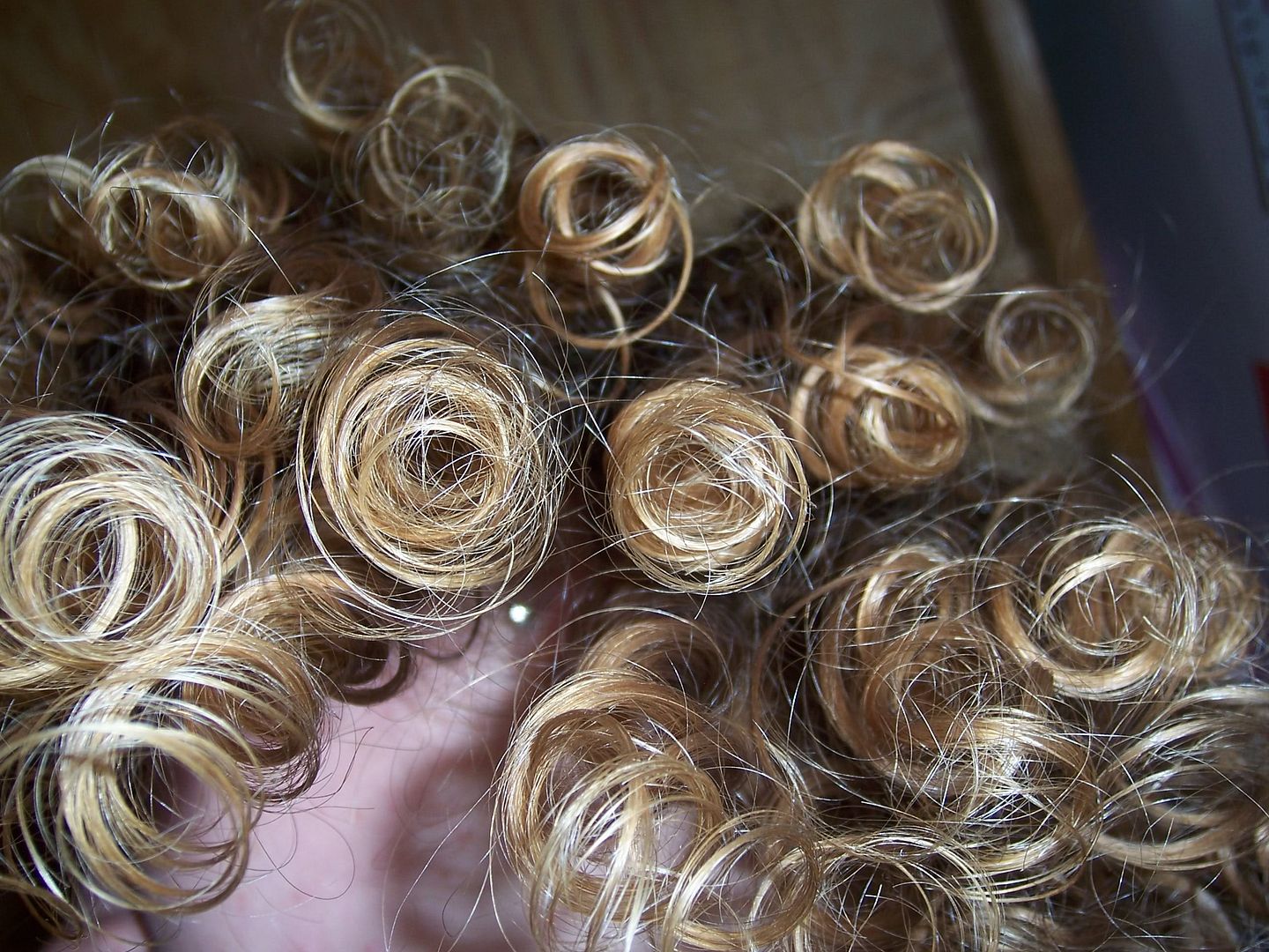 aa0a.jpg curls image by lauriniebobeanie