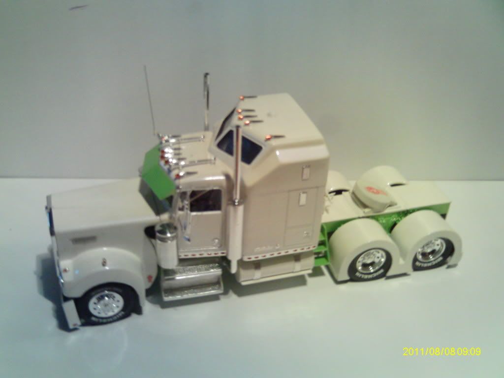 builttrucks001.jpg