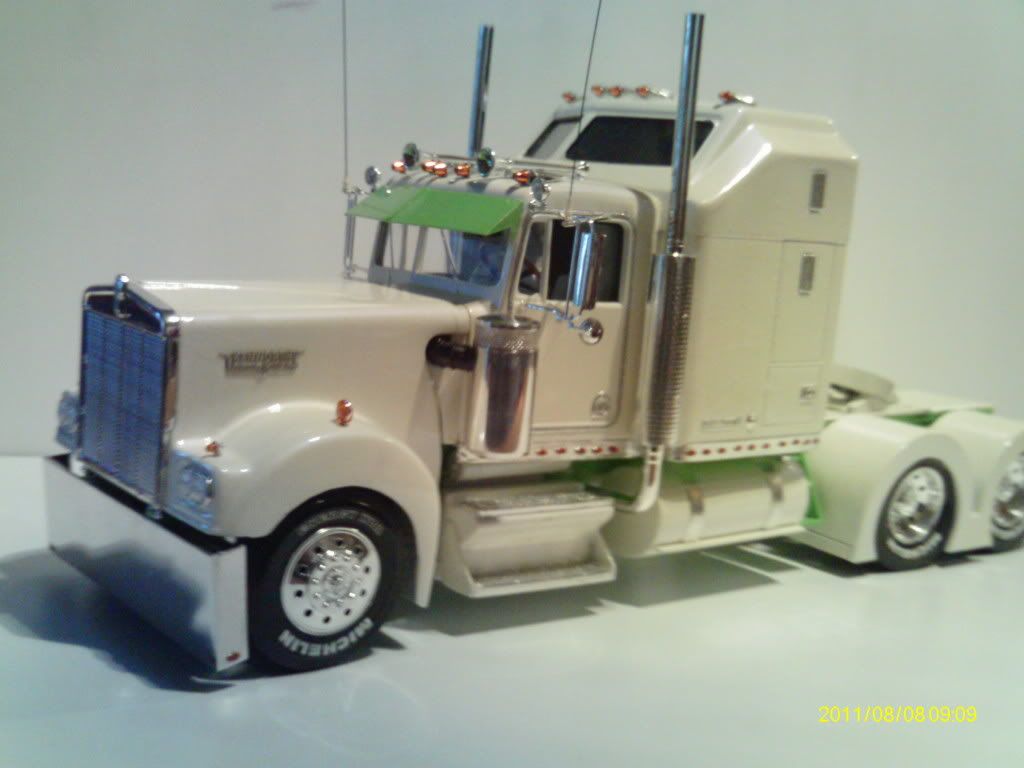 builttrucks002.jpg