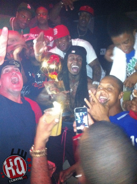 Lil Wayne Parties With The Mavs