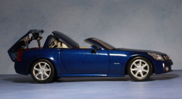 cadillac xlr diecast model cars