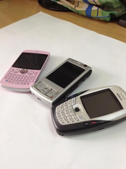 Nokia N95-2g likenew,6600 loằng ngoằng,Sony ck13i likenew,Nokia 6680+n72=500k