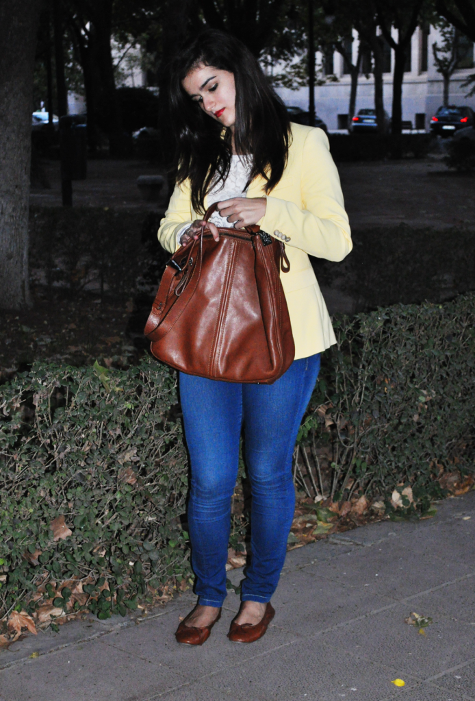 something fashion blogger spain valencia, university blazer college outfit how to wear tips, modcloth zara flat shoes