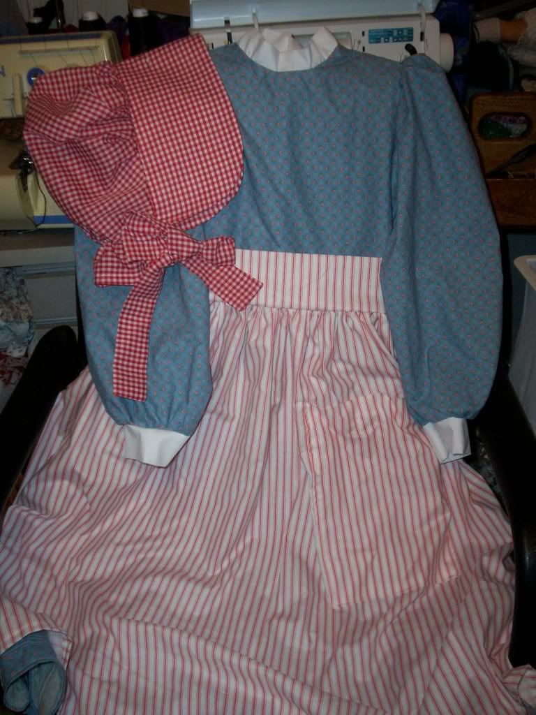 Kirsten Meet dress/bonnet and apron