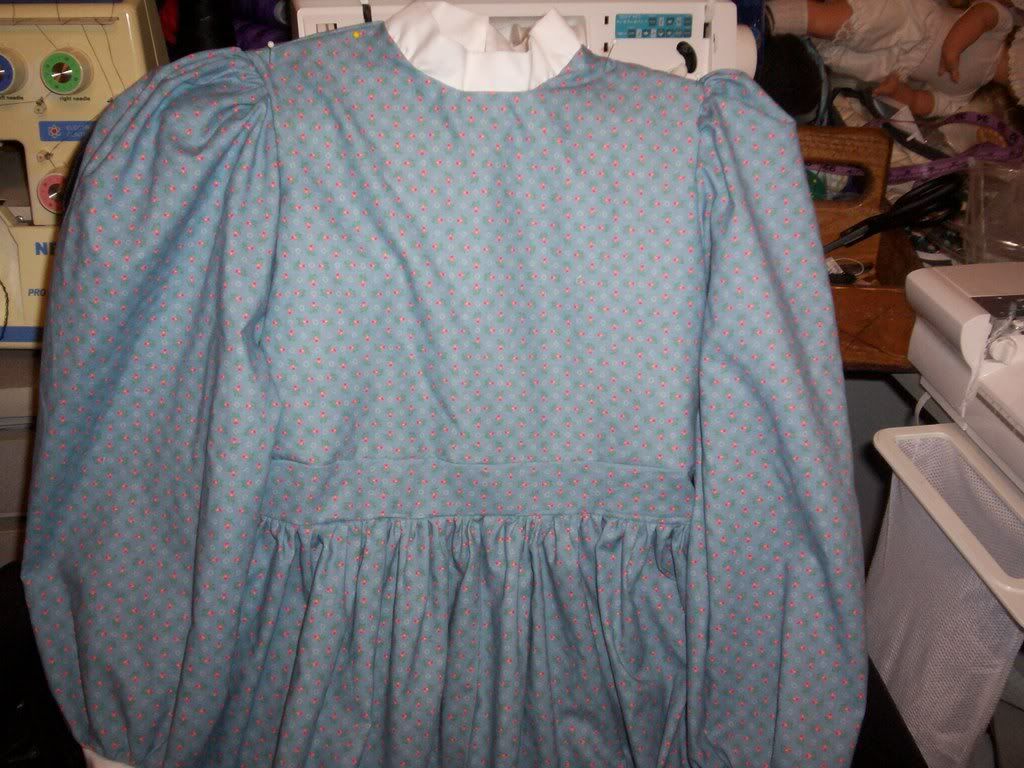 Pioneer dress/white collar/Waistband/growth pleats