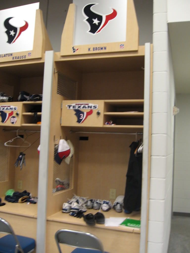 Texansandmyroom001.jpg