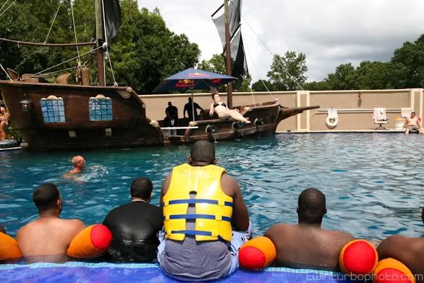 IMAGE: http://i231.photobucket.com/albums/ee313/twinturbo_photo/IMG_3240.jpg