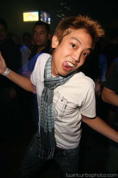 IMAGE: http://i231.photobucket.com/albums/ee313/twinturbo_photo/IMG_5185.jpg