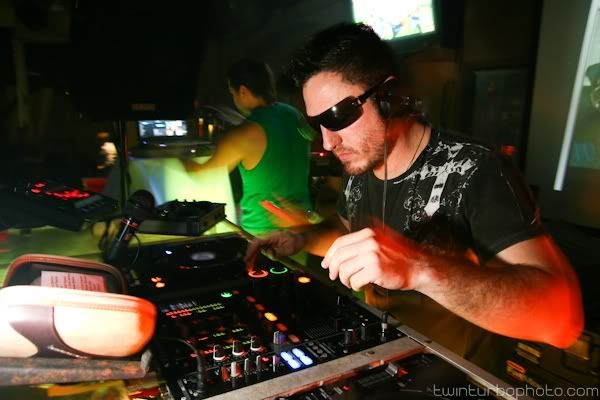 IMAGE: http://i231.photobucket.com/albums/ee313/twinturbo_photo/IMG_8083.jpg