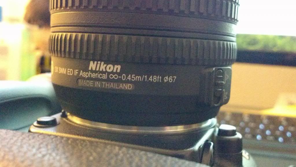 Nikon Nikkor AFS DX 18135mm 3.55.6G Lens with Nikon Hood